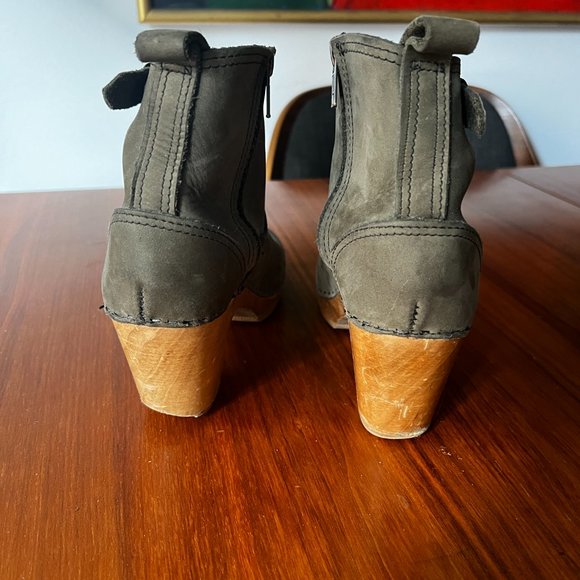 No 6 Clog Boots - Picture 4 of 4